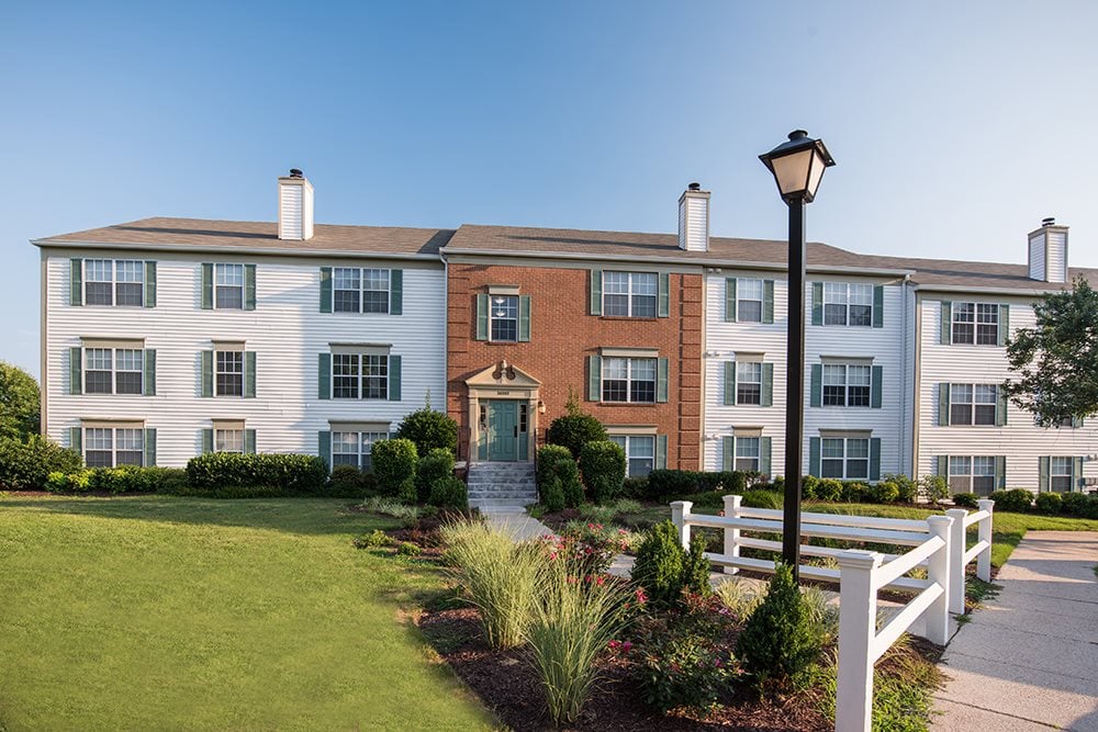 Photos and Video of Potomac Vista Apartments in Woodbridge, VA