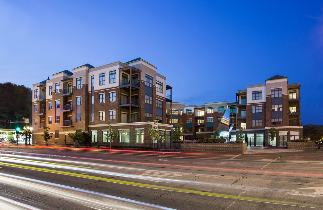 Riverside Plaza Apartments in Algonquin, IL
