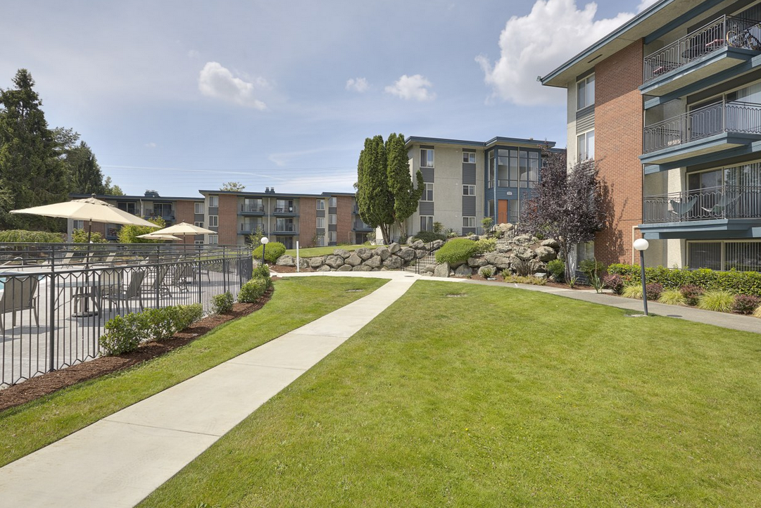 Apartments in North Seattle, WA Park at Northgate Apartment Homes