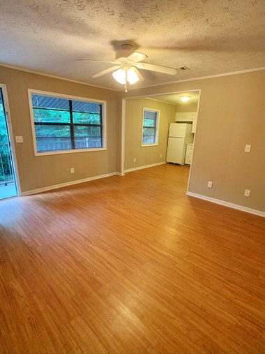 837 N Gay Street 2 Beds Apartment for Rent
