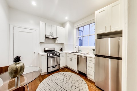655 POWELL Street Studio-2 Beds Apartment for Rent