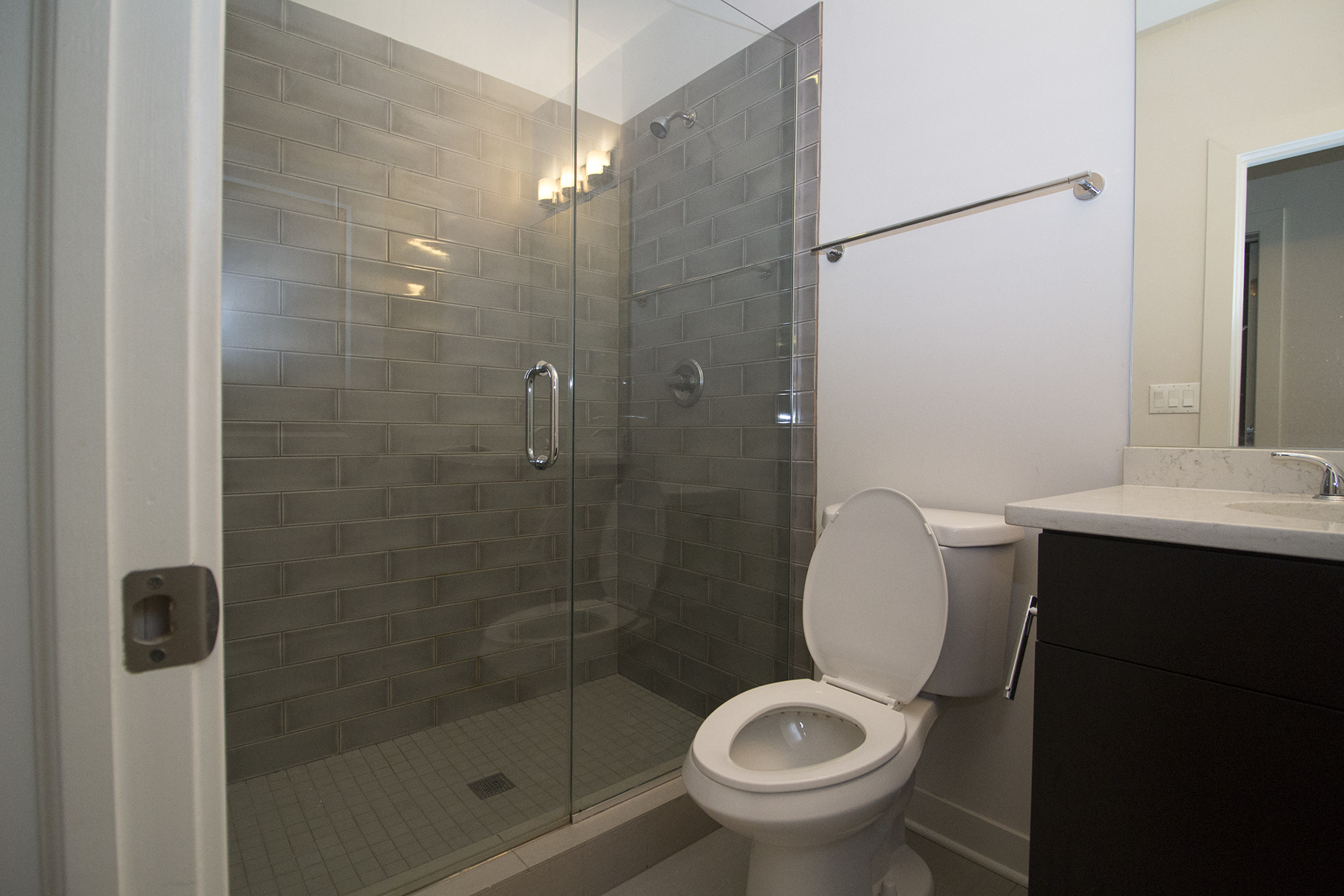 751 Buckingham Bathroom