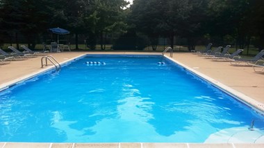2260 Breezewood Terrace 1-2 Beds Apartment for Rent