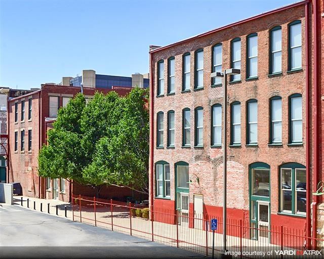 517 East Douglas 1-2 Beds Apartment for Rent - Photo Gallery