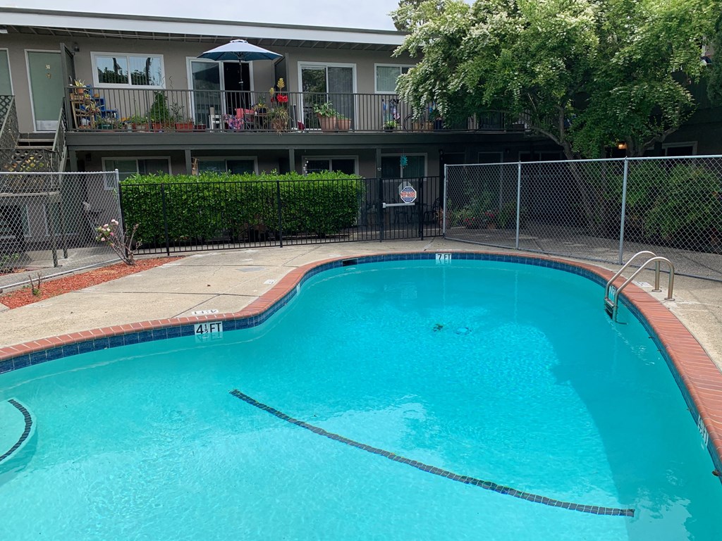 Midtown Apartments 2727 Midtown Court Palo Alto, CA 94303