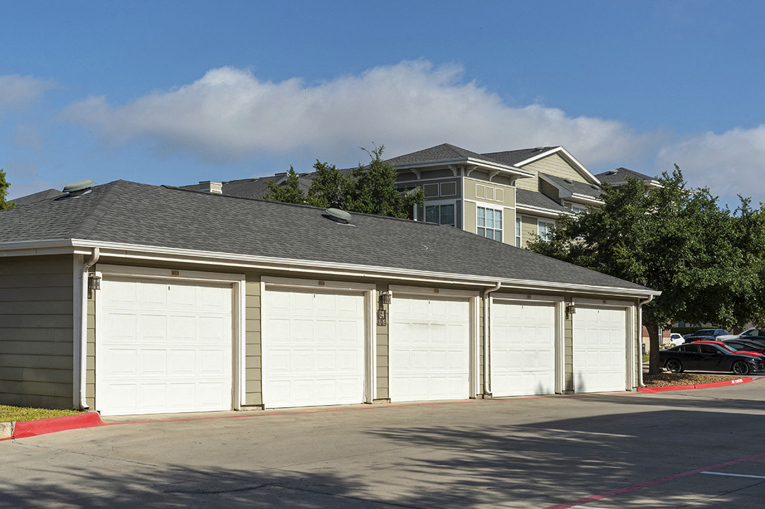 The View at Westover Hills Apartments in San Antonio garages