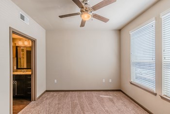 East Dallas, TX apartments for lease  - Photo Gallery 17