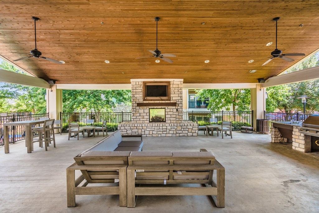 Lakewood Flats Apartments