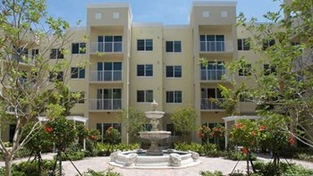 Florida-Doral-Cordoba-interior_ exterior building fountain