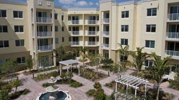 Florida-Doral-Cordoba-interior_ exterior building 4