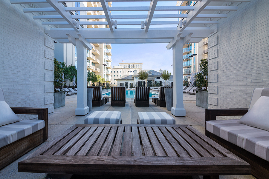 Buckhead, GA apartments near Suntrust - The Residence Buckhead Atlanta pool deck