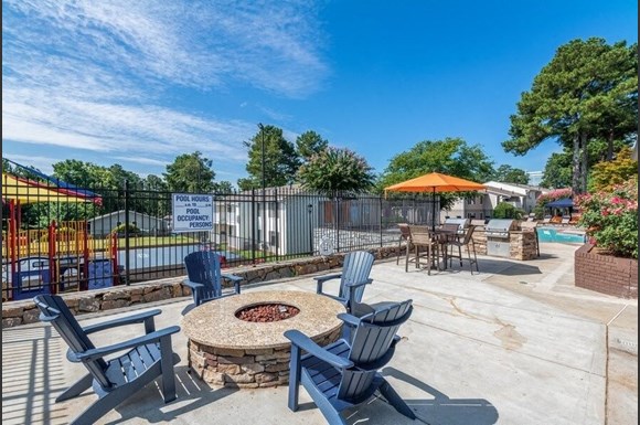 Circa And Ecco Apartments Atlanta Ga 4 Circa and Ecco Barbeque Area