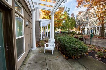 BuckmanHights_Amenities_ExteriorPorch