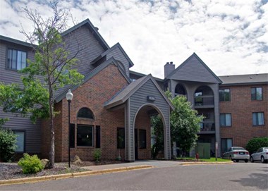 10275 Greenbrier Road 1-3 Beds Apartment for Rent - Photo Gallery 1