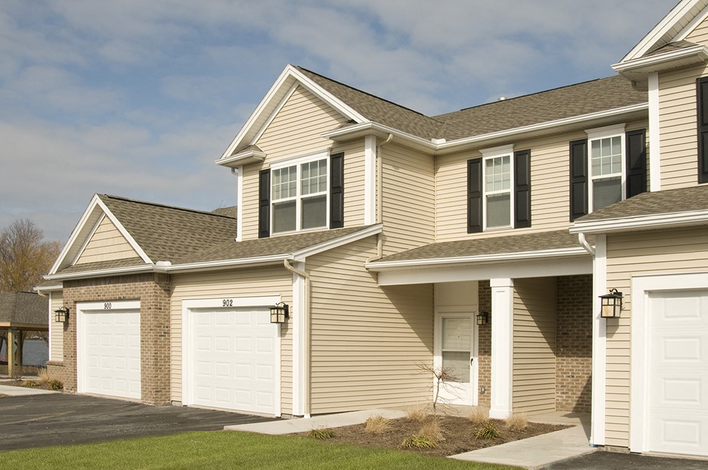 Long pond shores waterfront apartments 700 pond view heights