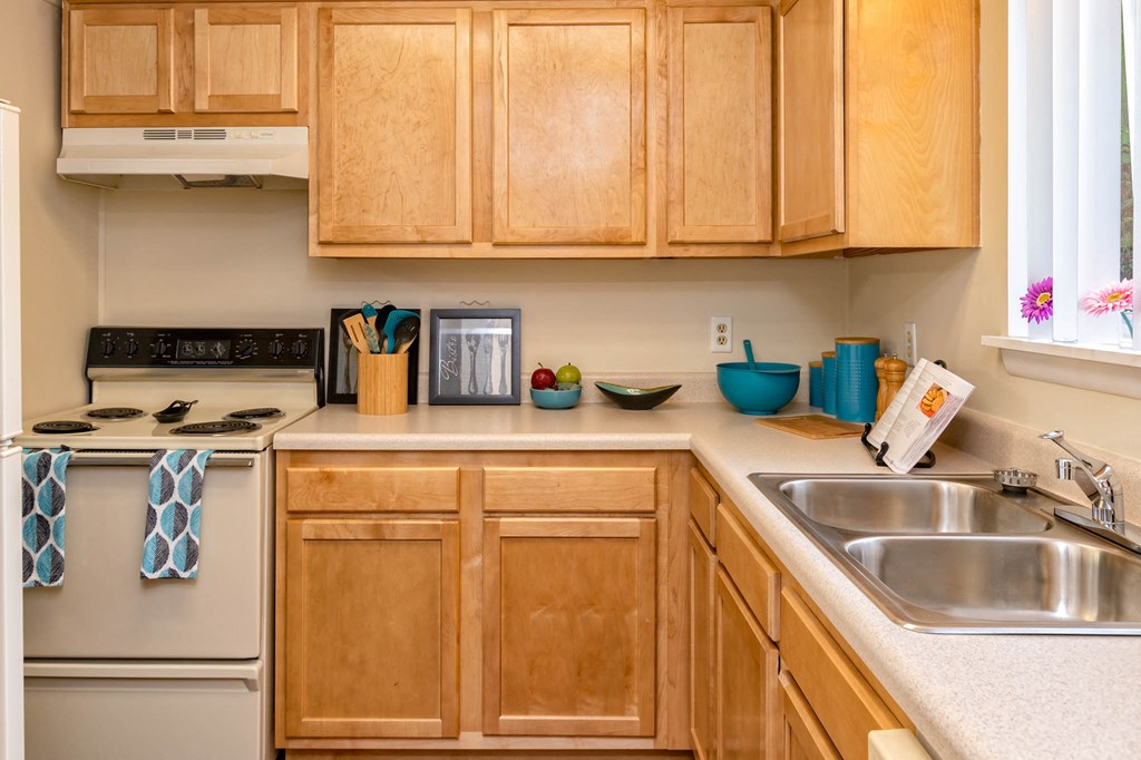 Kitchen Appliances at Collett Woods Townhouses, Farmington, NY