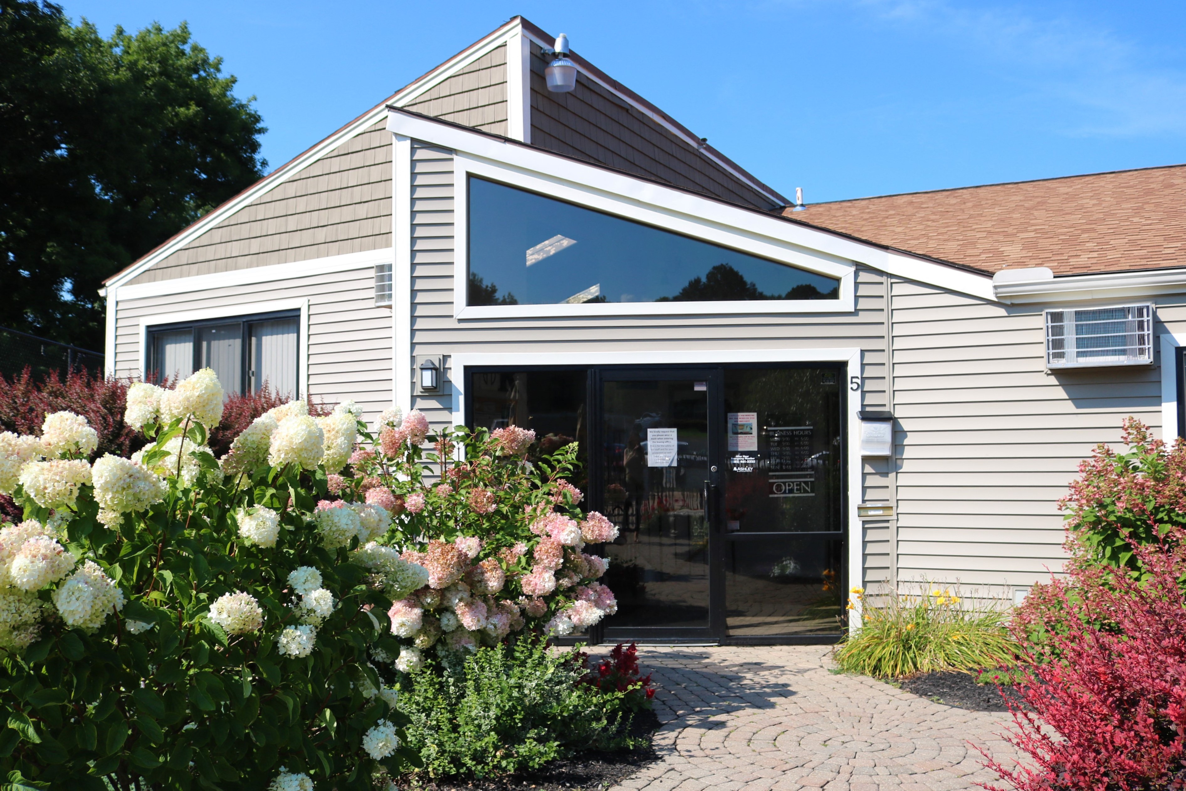 the building where the hotel is located