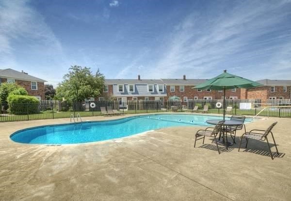 Beautiful Swimming Pool at Georgetown Apartments, Williamsville, NY