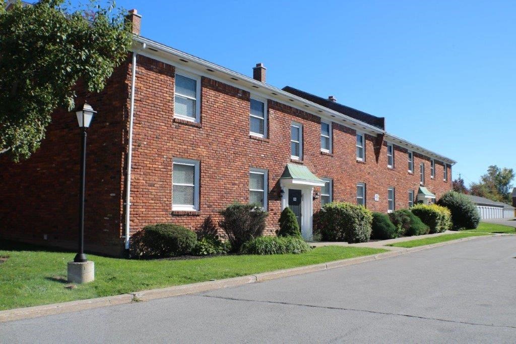 Exterior Brick Building at Georgetown Apartments, Williamsville, NY