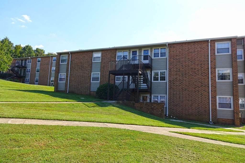 Lush Green Outdoor Space at Pine Forest Apartments, Cleveland, TN