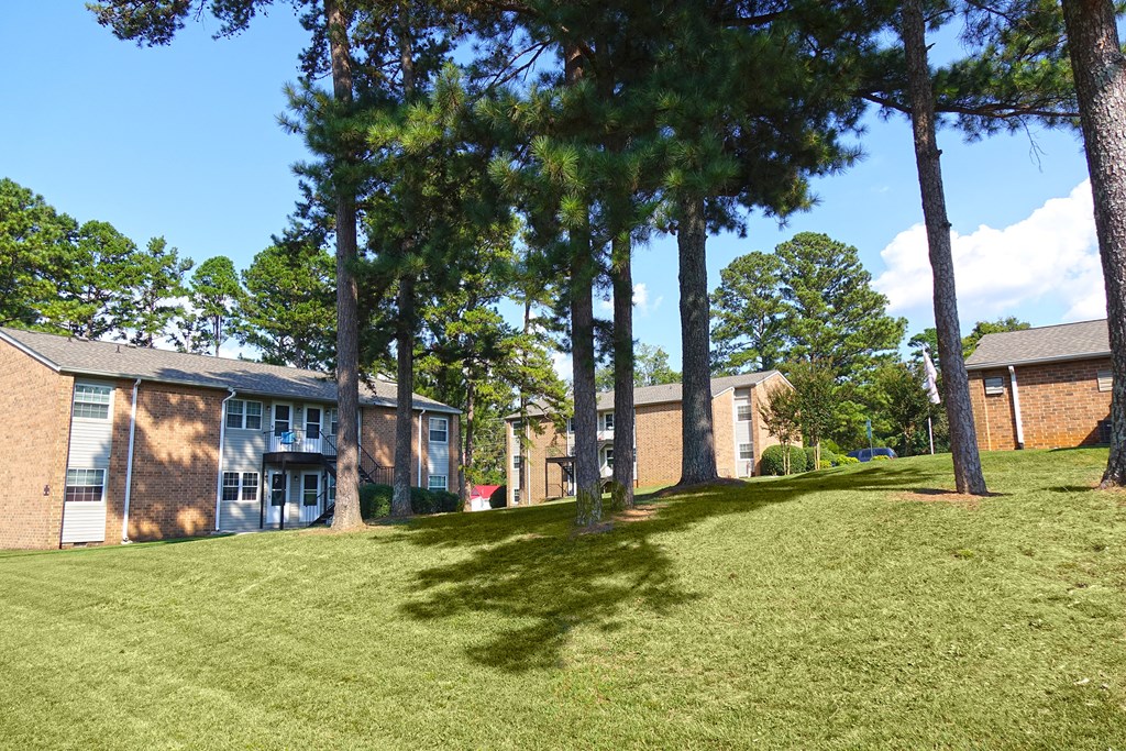 Park Like Setting at Pine Forest Apartments, Cleveland, Tennessee