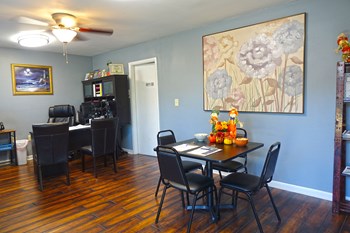 300 Cooper Street 1-3 Beds Apartment, Affordable for Rent - Photo Gallery 3