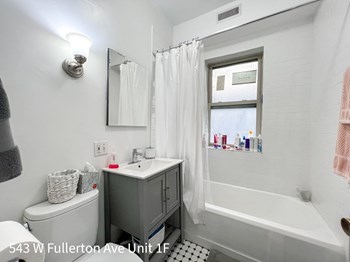 543 W. Fullerton Ave. Studio-2 Beds Apartment for Rent - Photo Gallery 3
