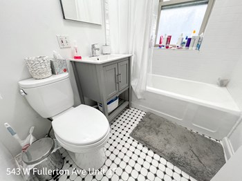 543 W. Fullerton Ave. Studio-2 Beds Apartment for Rent - Photo Gallery 4