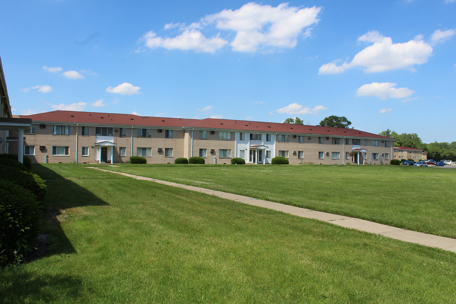 Warren Manor Apartments in Warren, MI