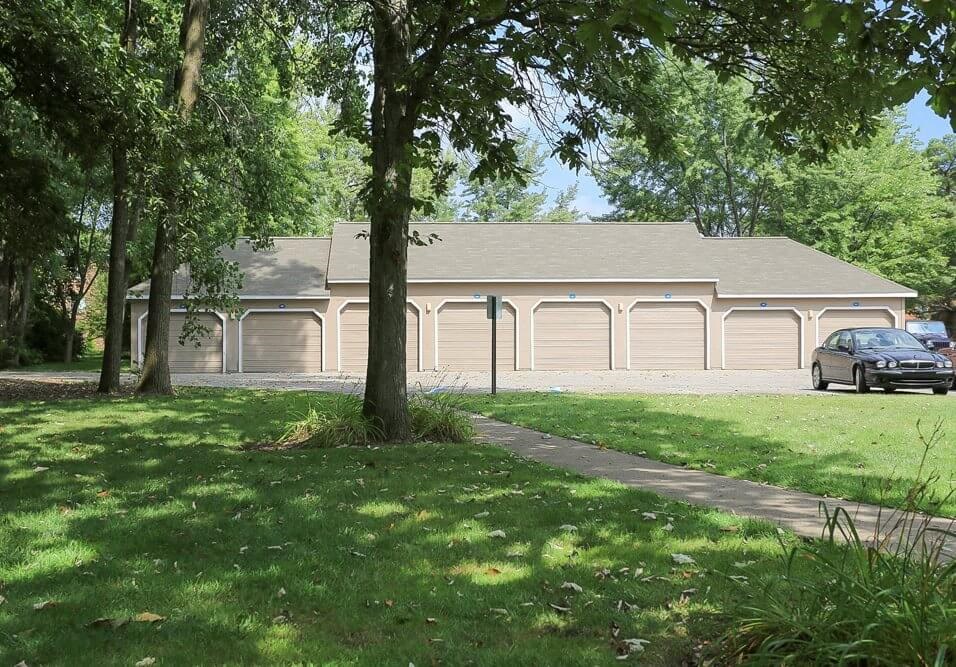 garages at Burwick Farms apartment Homes