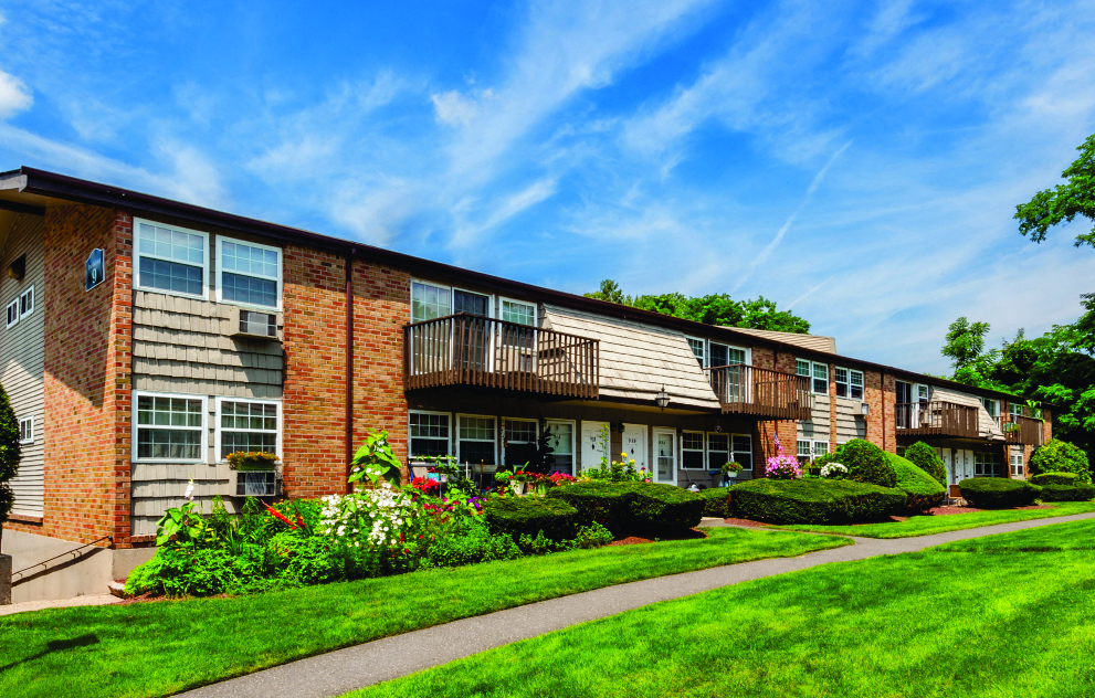 Heatherwood House Ronkonkoma Apartments For Rent In Ronkonkoma Ny