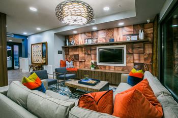 Luxurious Resident Lounge with Wi-Fi and HDTV at Apartments Near Downtown Phoenix