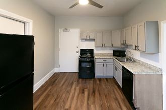 1331 Pine St Studio-2 Beds Apartment for Rent - Photo Gallery 5