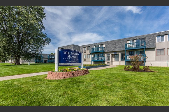 Wellington Manor Apartments 4399 Plantation Blvd Liverpool Ny Photo Gallery 1