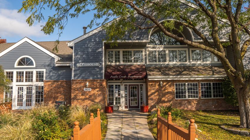 14010 Dorcas Plaza 1-2 Beds Apartment for Rent - Photo Gallery