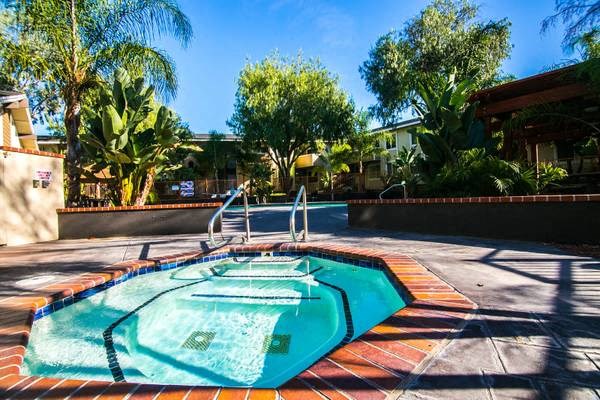 Campbell Plaza pool Apartments
710 Nido Drive, Campbell, CA 95008