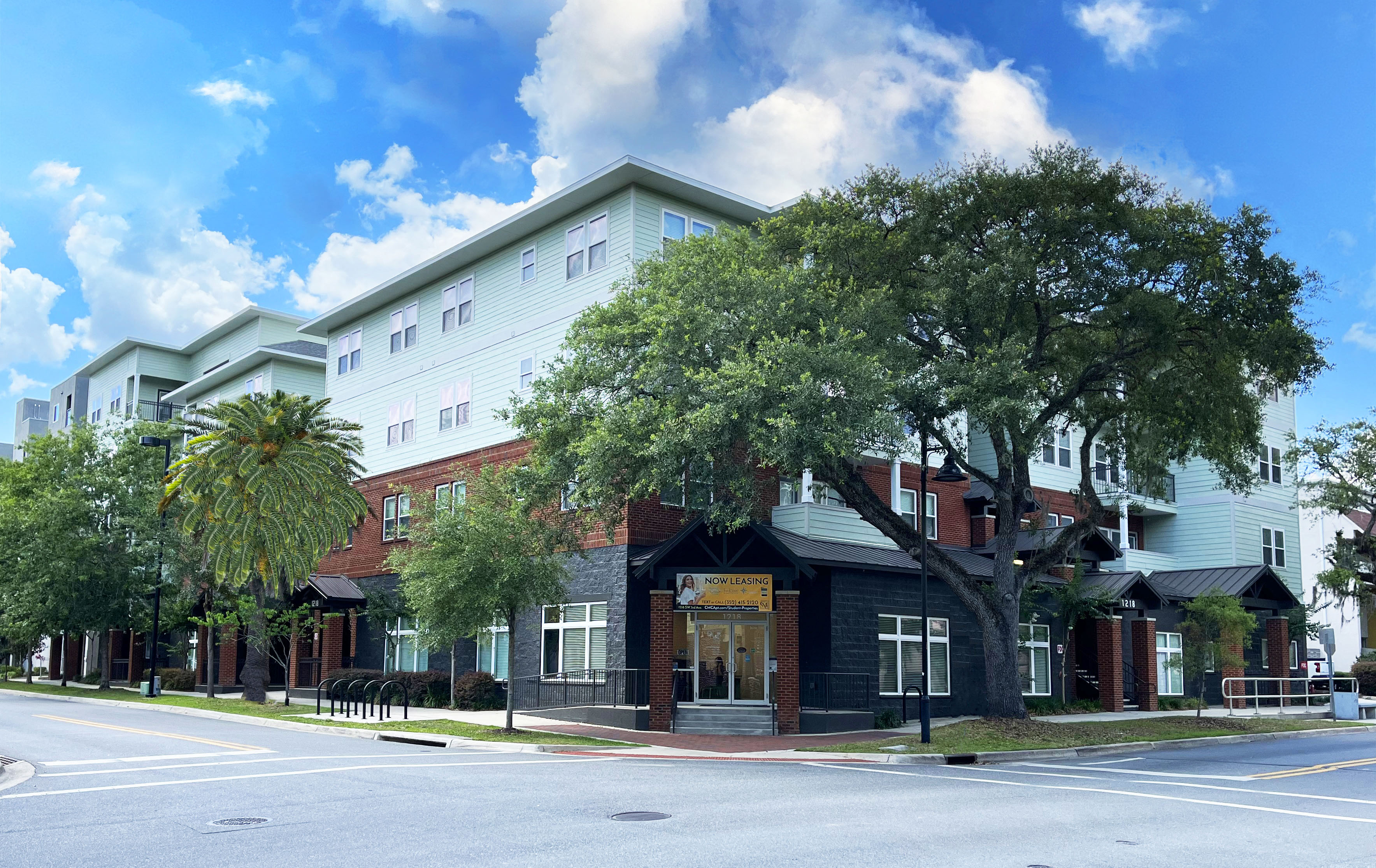 the building where the hotel is located