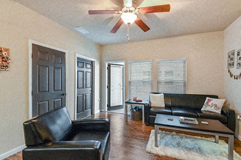 1218 SW 3rd Ave Studio-4 Beds Apartment for Rent - Photo Gallery 2