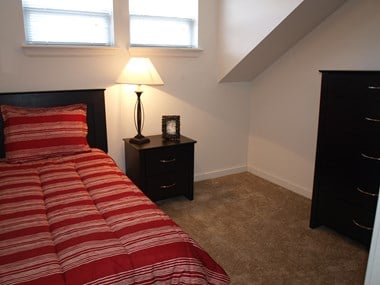728 West Marshall Street Studio-4 Beds Townhouse for Rent Photo Gallery 1