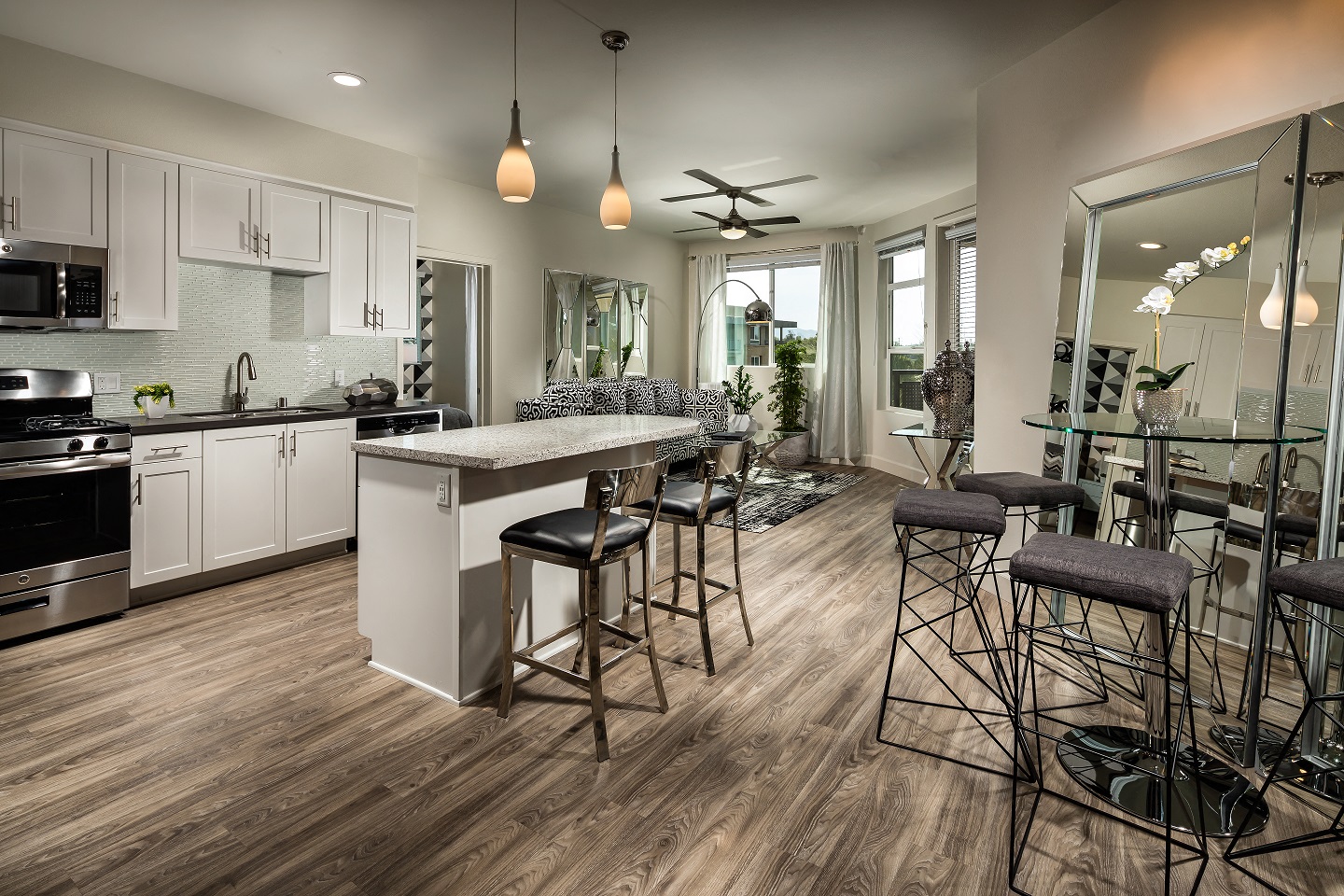 Corona, CA Metro at Main Apartments kitchen