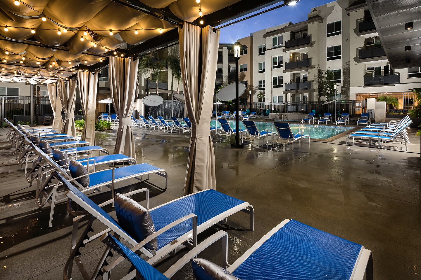 Corona, CA Metro at Main Apartments pool