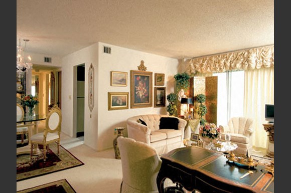 Robert Gardens North . Apartments, 220 Weeks Road, Queensbury, NY