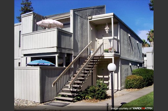 Jefferson Place Apartments 2405 Walnut Avenue Carmichael Ca Rentcafe