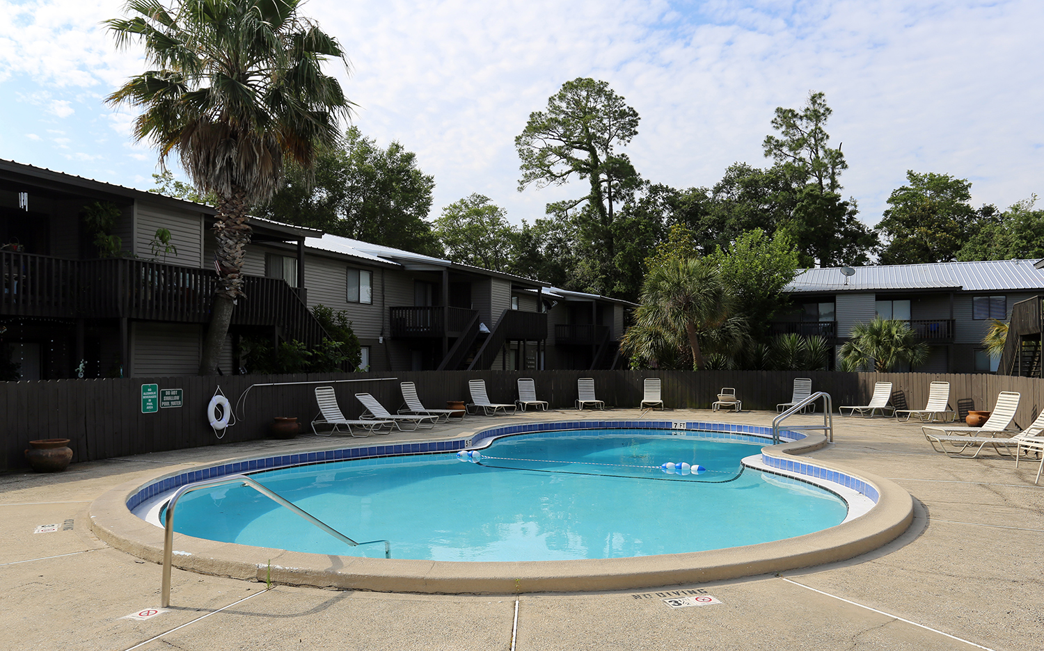 Atwood Oaks Apartments in Pensacola, FL