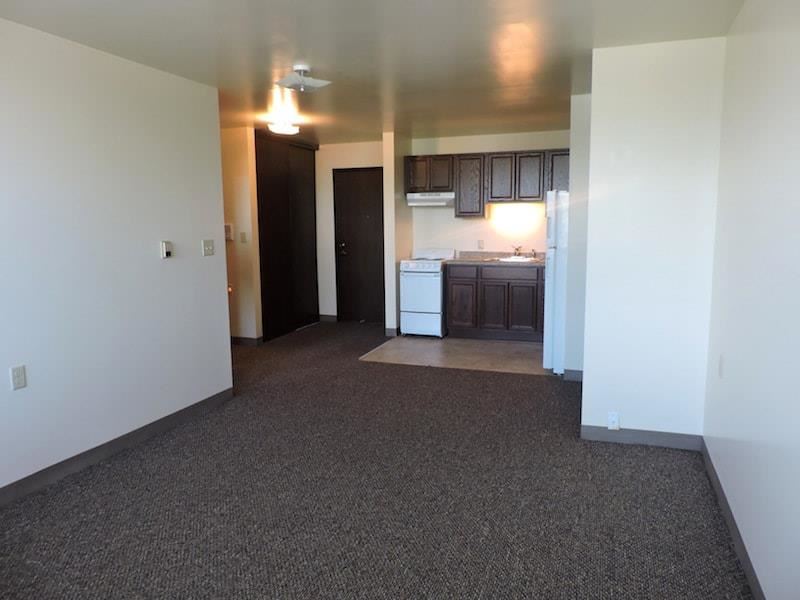 Burnham Hill Apartments photo