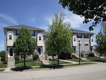 E. Barnard Avenue 2 Beds Condo for Rent - Photo Gallery 2