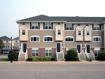E. Barnard Avenue 2 Beds Condo for Rent - Photo Gallery 4