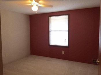 705 South Lincoln St. Studio-2 Beds Apartment for Rent - Photo Gallery 6