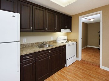 4804 W. Bancroft St. Studio-2 Beds Apartment for Rent - Photo Gallery 5