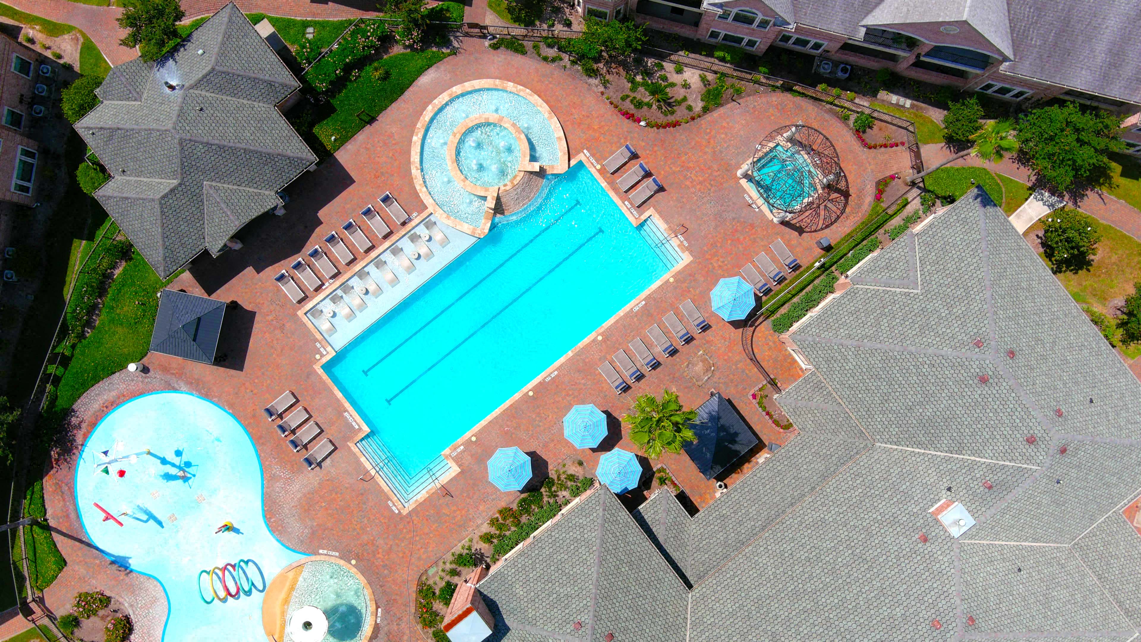 San Brisas Apartments pool